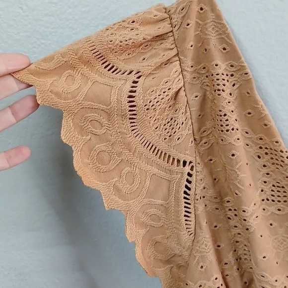 Urban Romantics Crop Top XS eyelet Design - Picture 2 of 6